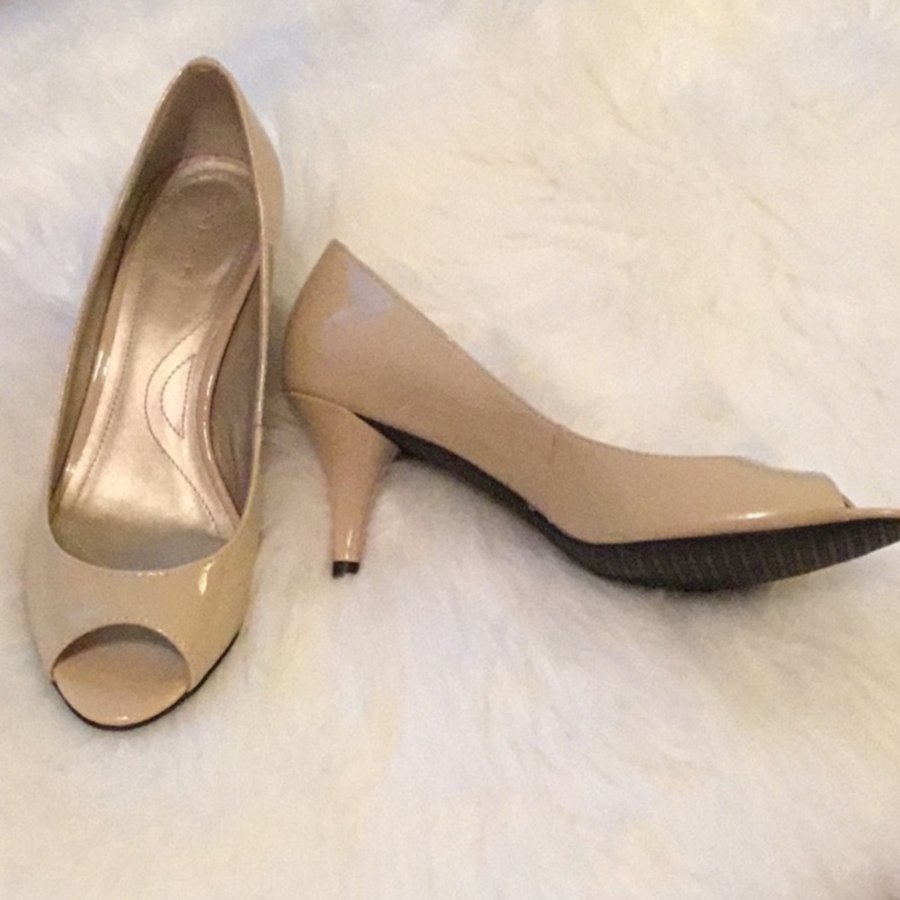 Tahari Nude Patent Leather Peep Toe Pumps 7